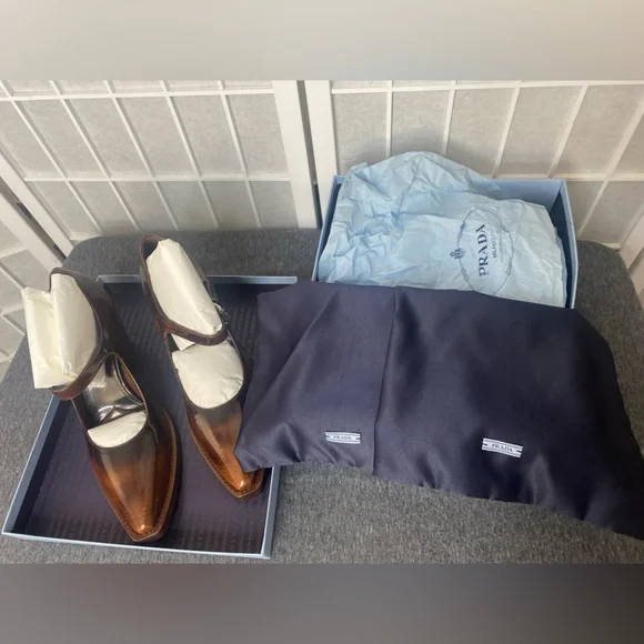 PRADA Marie-Jane brown leather pumps - Picture 6 of 16